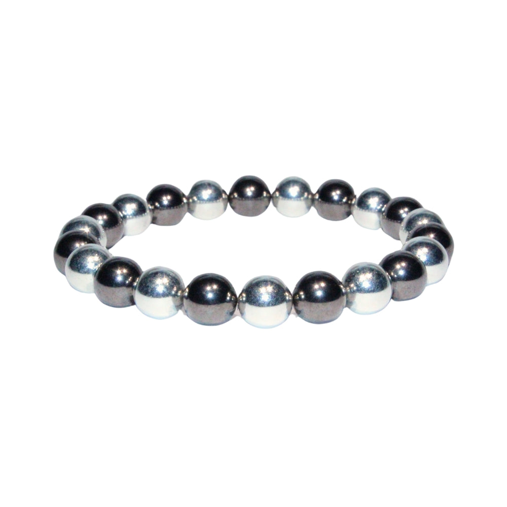 Photo sur fond blanc du bracelet en pierre d'aimant naturelle composé de perles nacre et argent.
