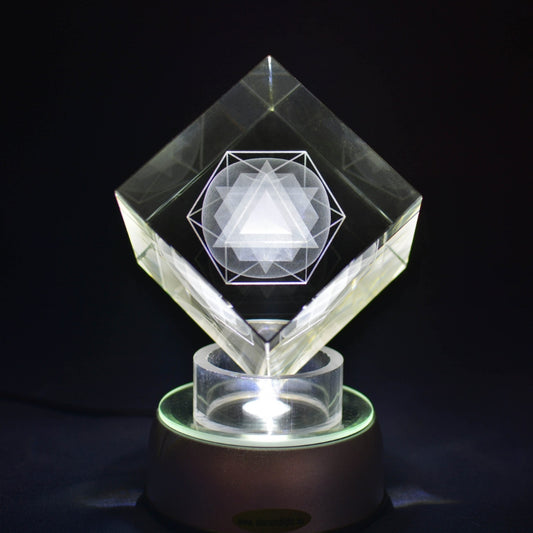 Moyenne Meta Genesis avec socle lumineux rotatif